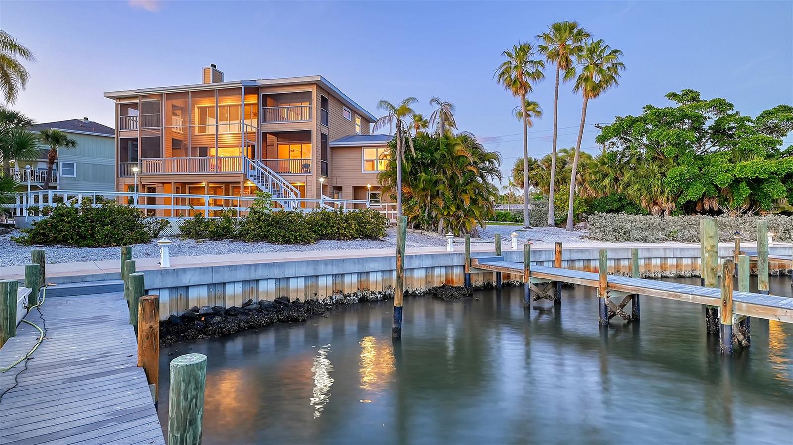 SAPPHIRE SHORES - Residential