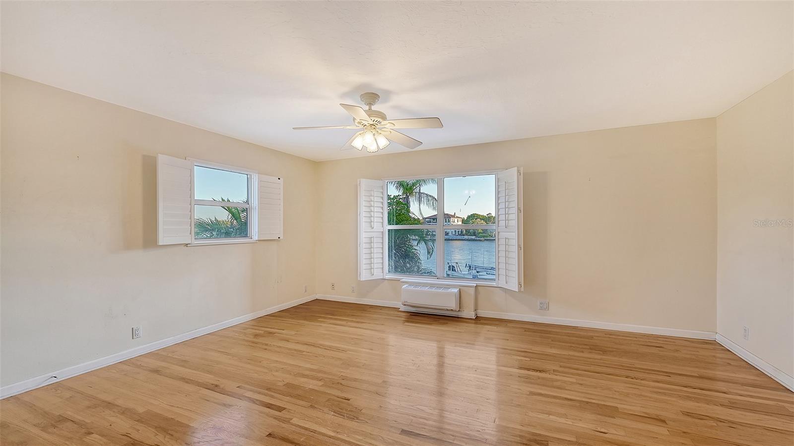 SAPPHIRE SHORES - Residential