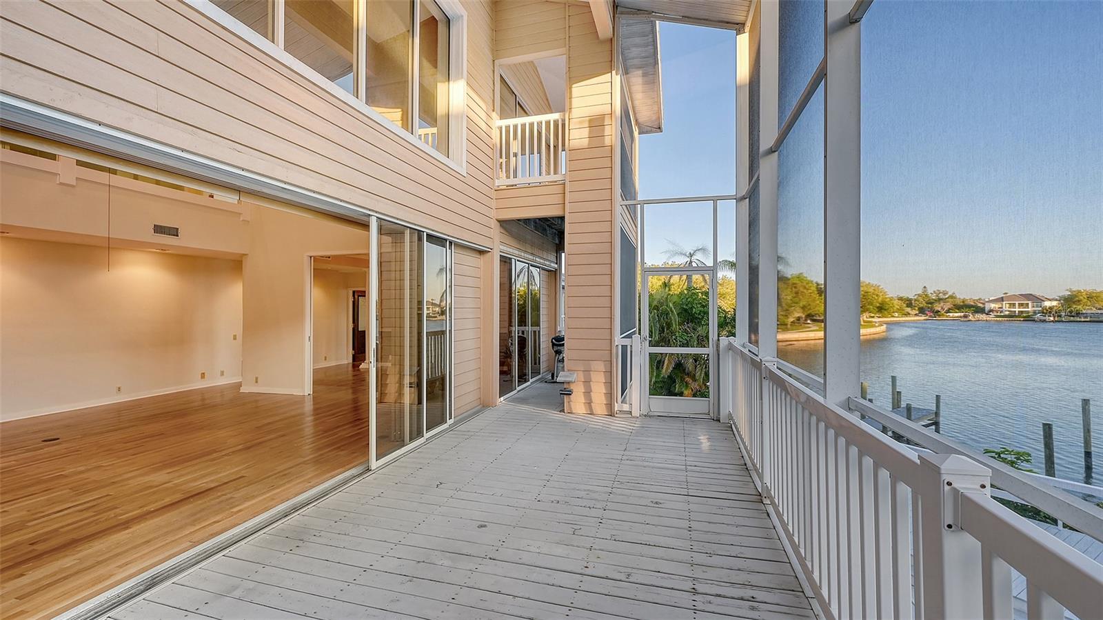 SAPPHIRE SHORES - Residential