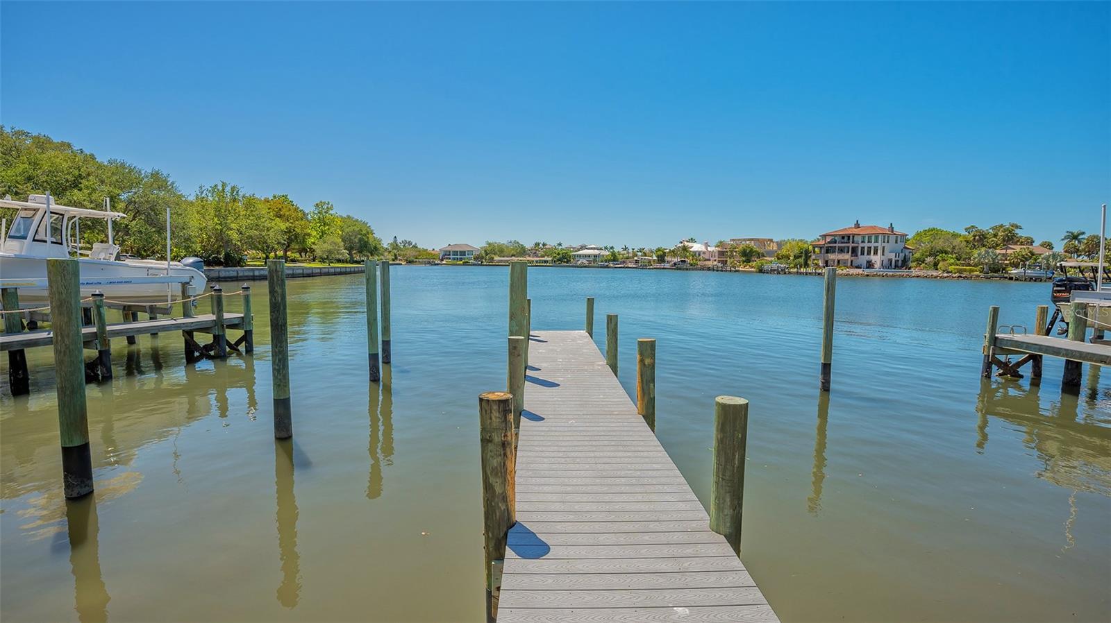 SAPPHIRE SHORES - Residential