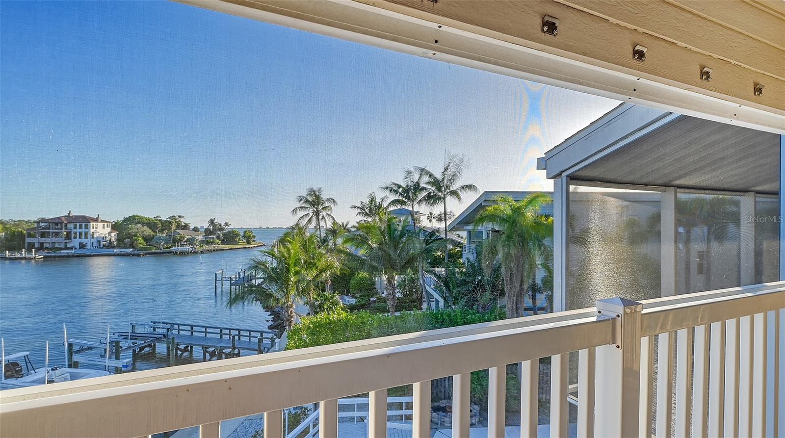 SAPPHIRE SHORES - Residential