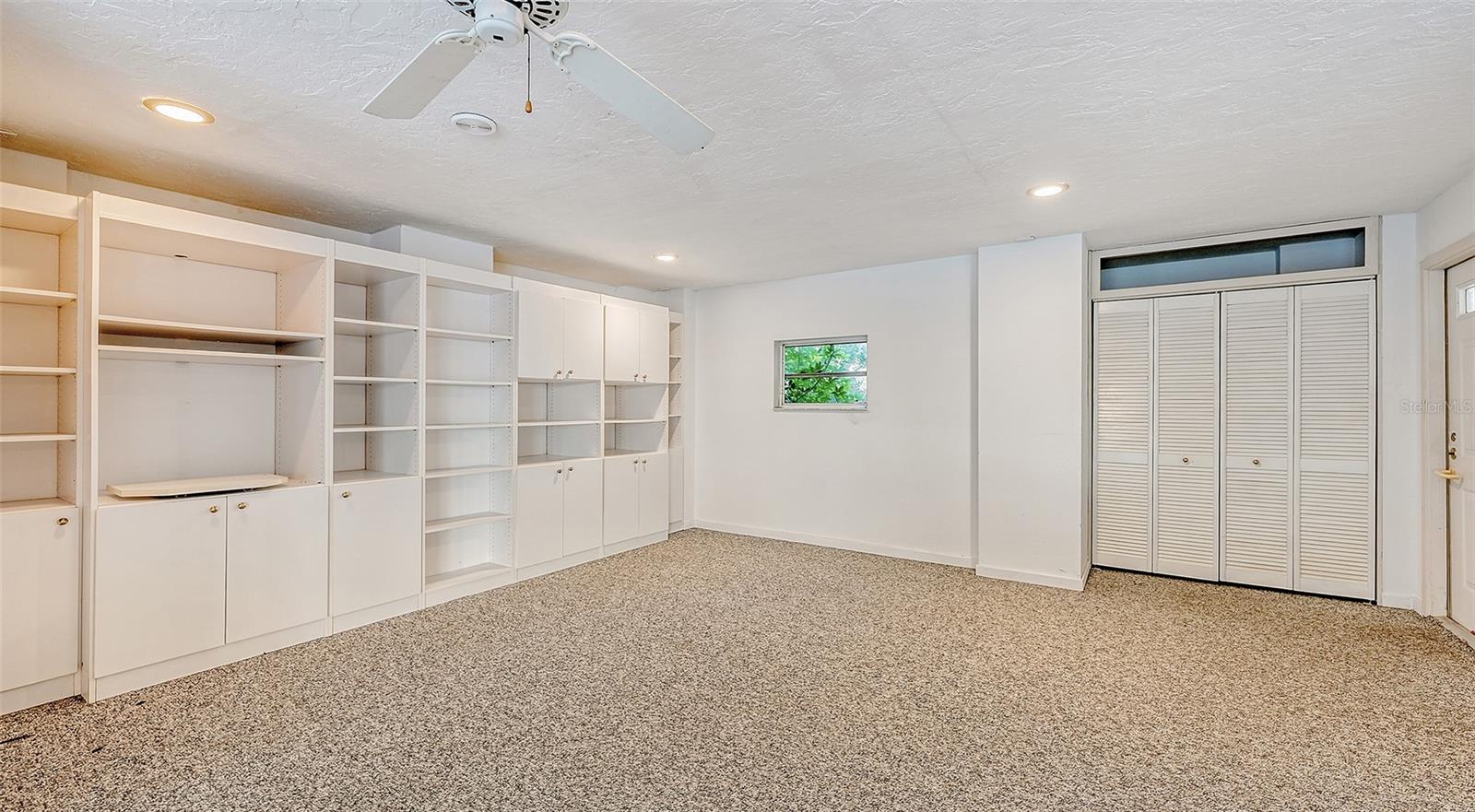 SAPPHIRE SHORES - Residential