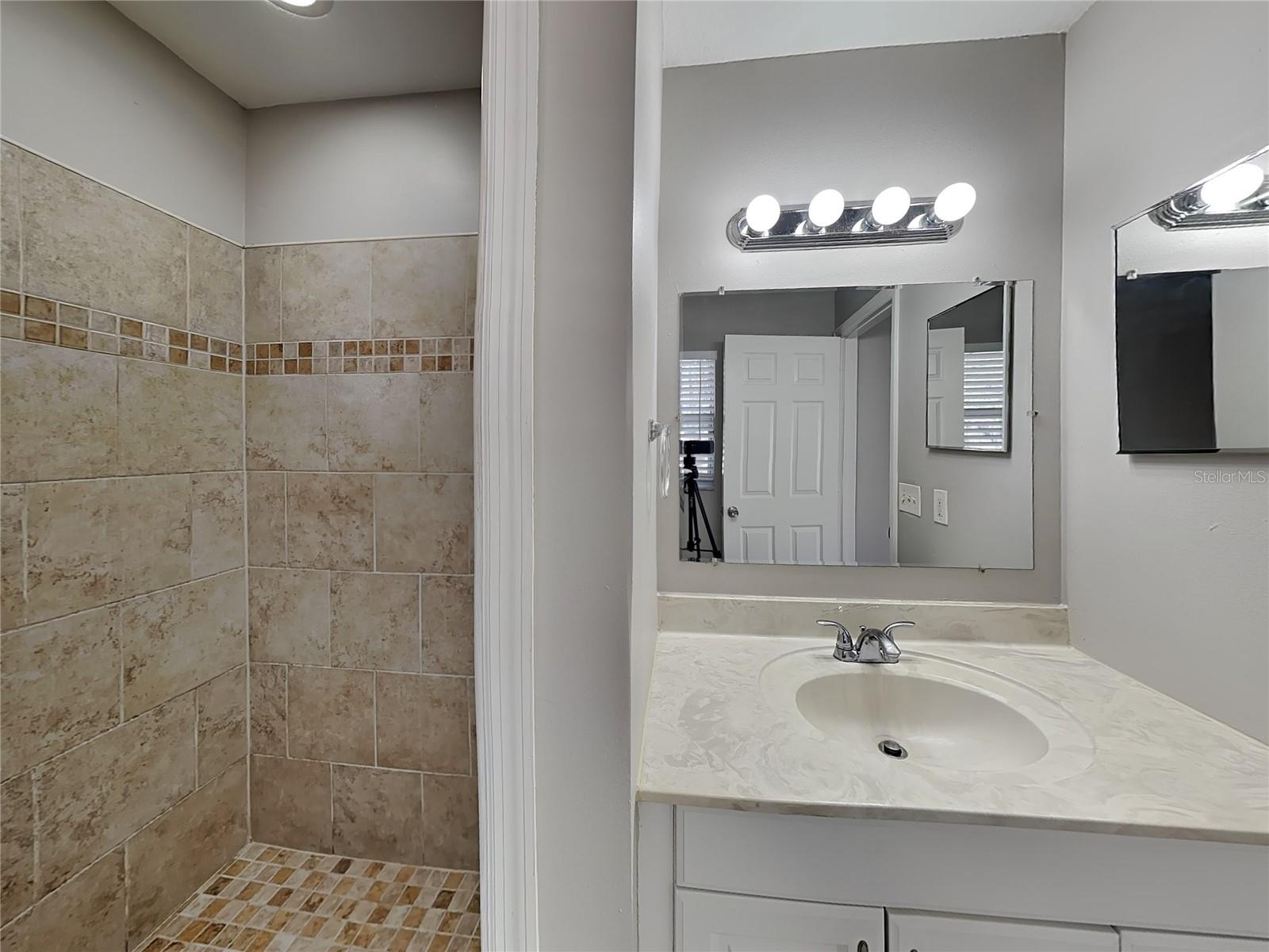 TEMPLE CREST UNIT 2 - Residential Lease