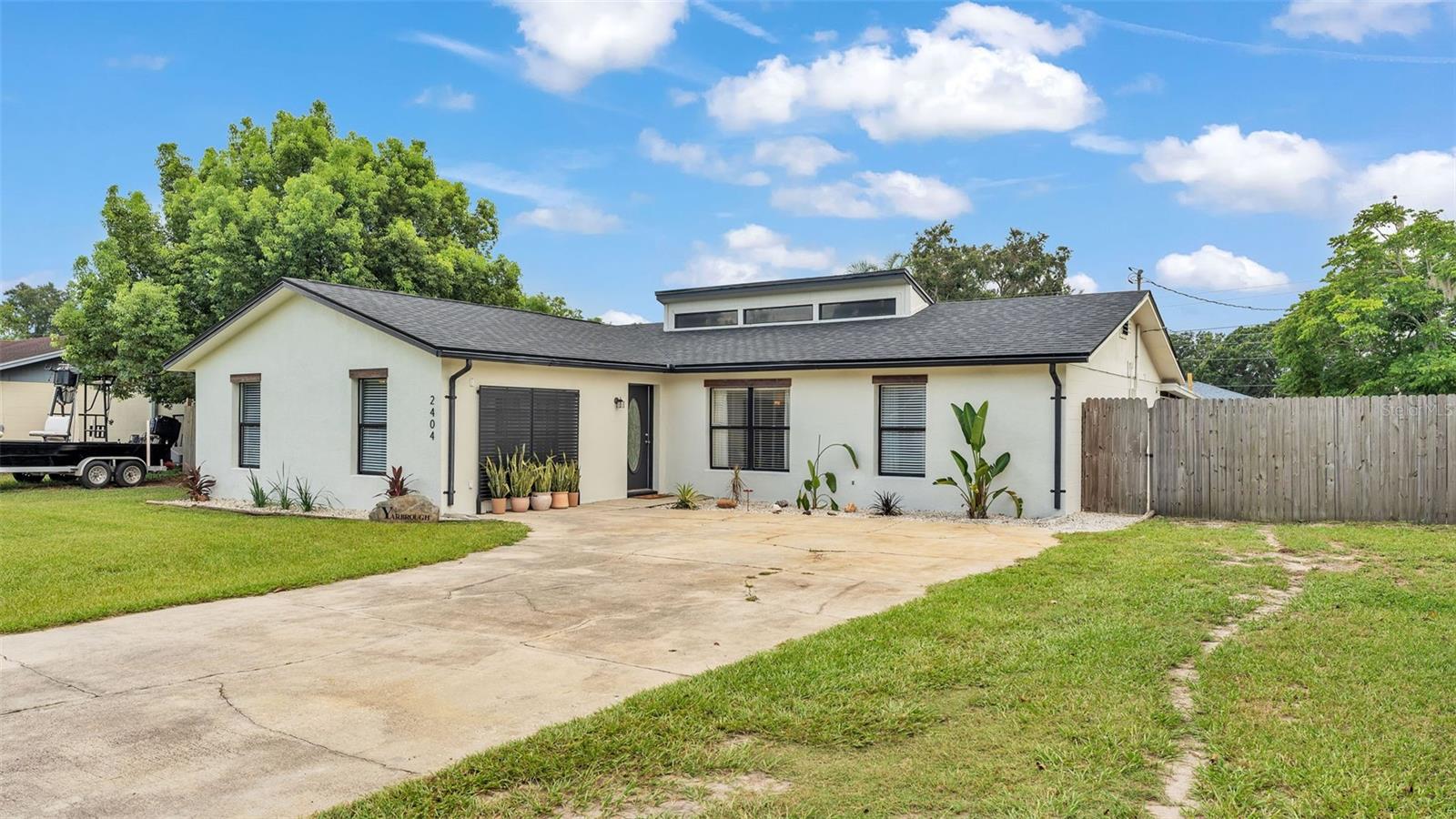 2404 VIEW WAY