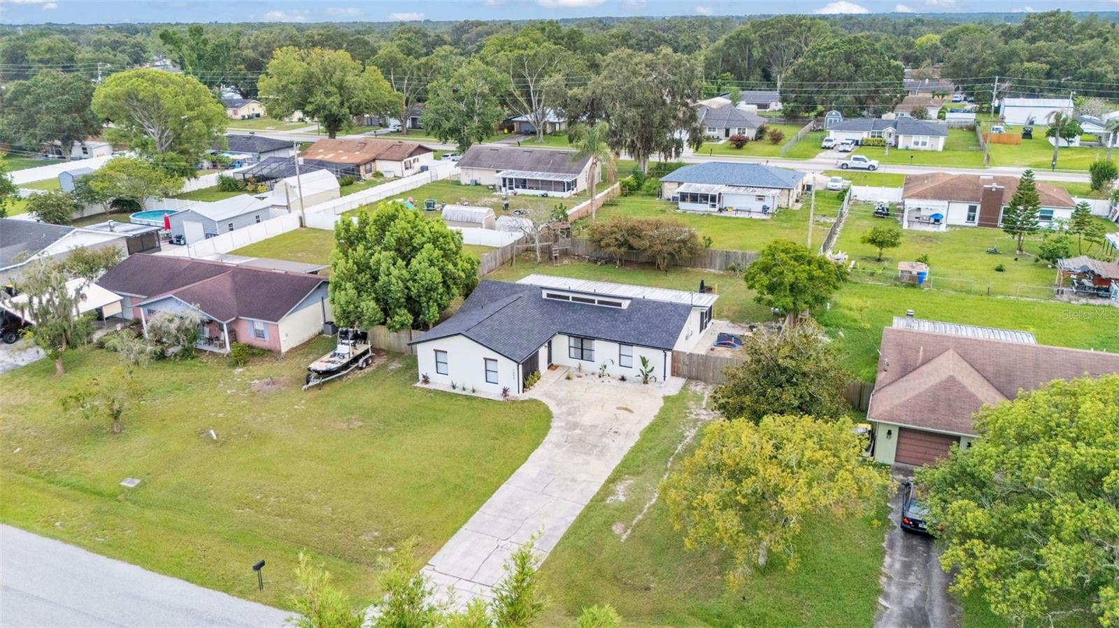 2404 VIEW WAY