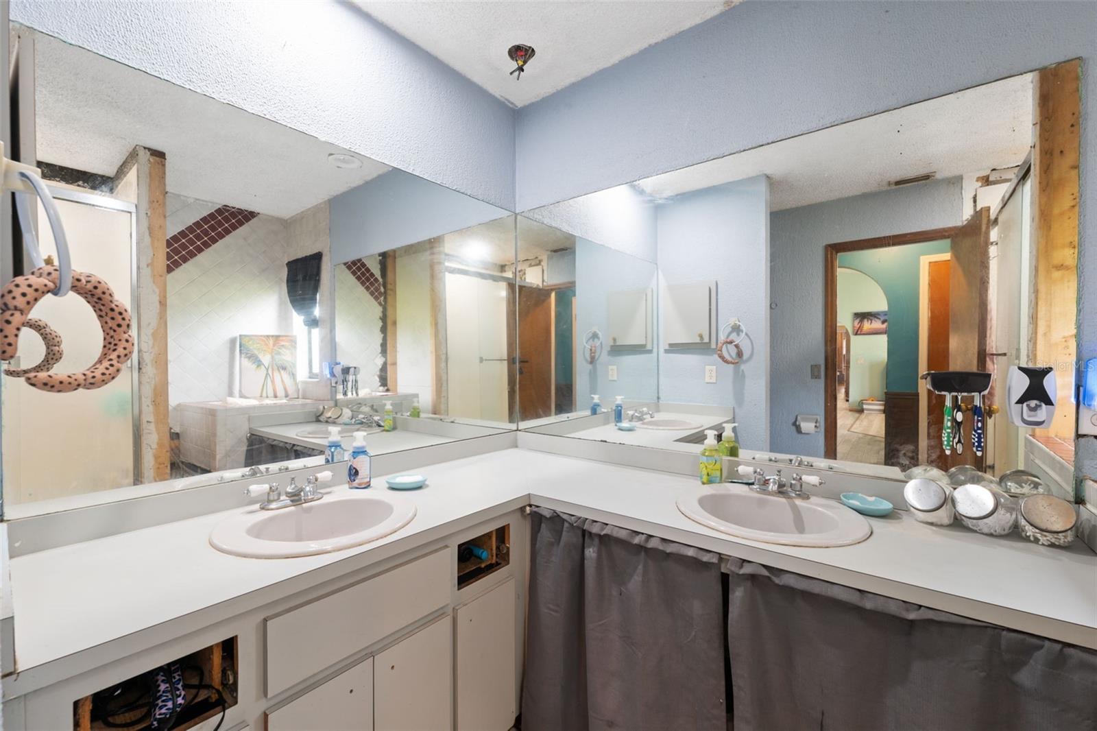 GARDEN GROVE - Residential
