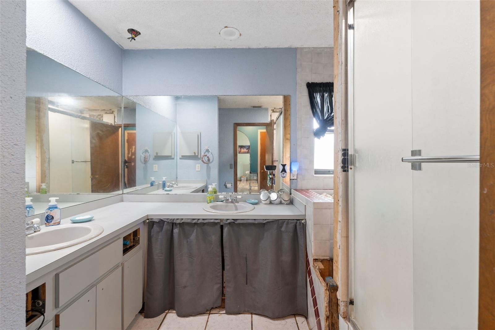 GARDEN GROVE - Residential