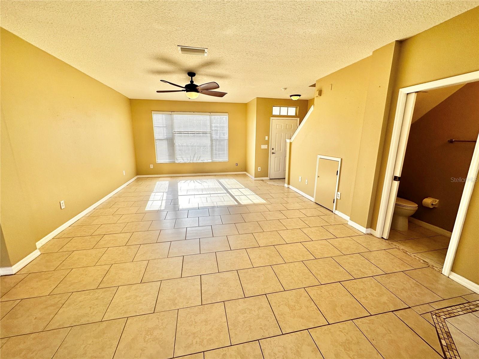 COUNTRY CHASE - Residential Lease