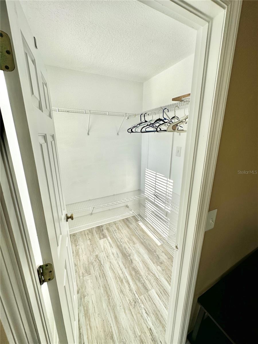 COUNTRY CHASE - Residential Lease