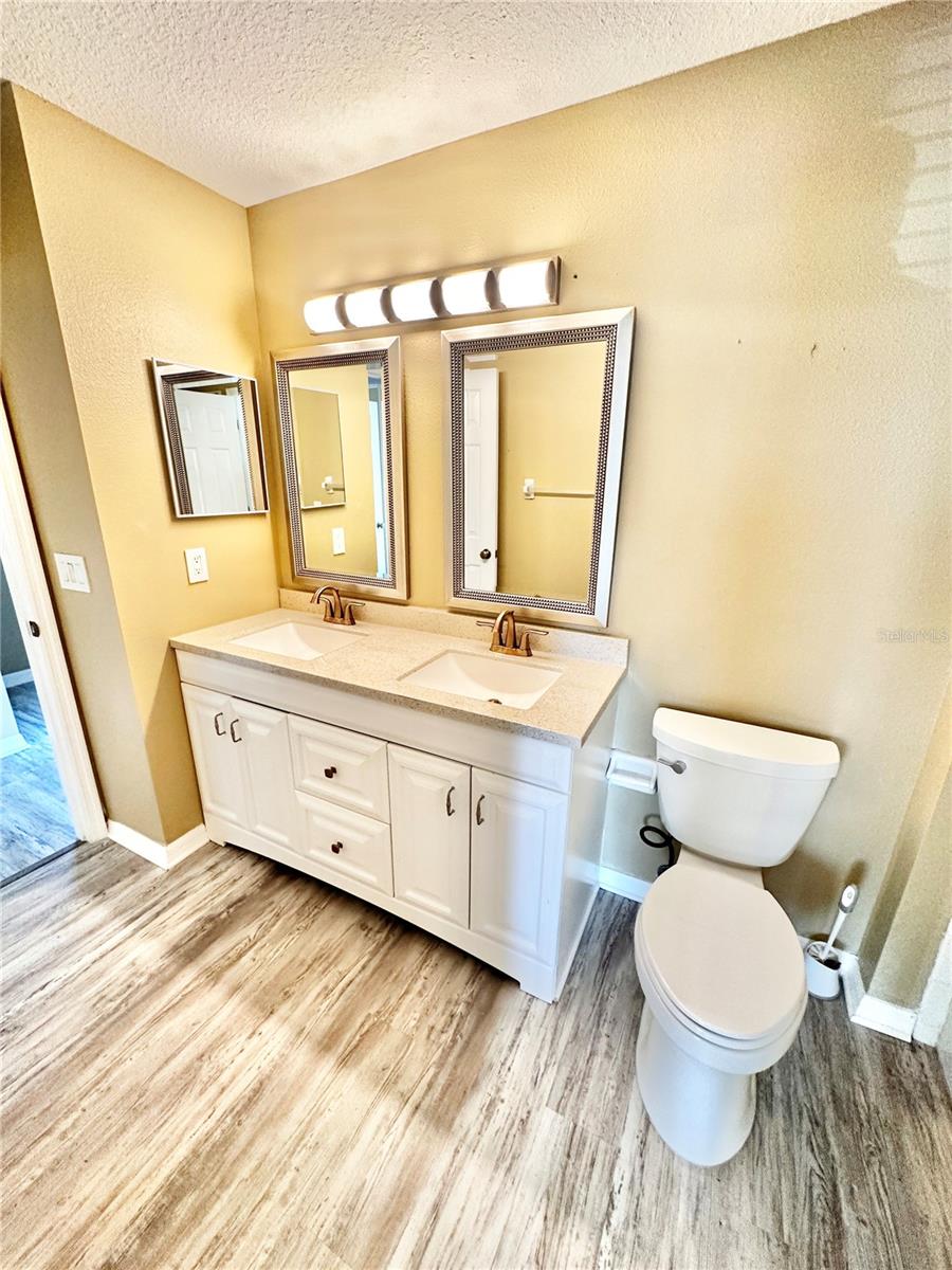 COUNTRY CHASE - Residential Lease