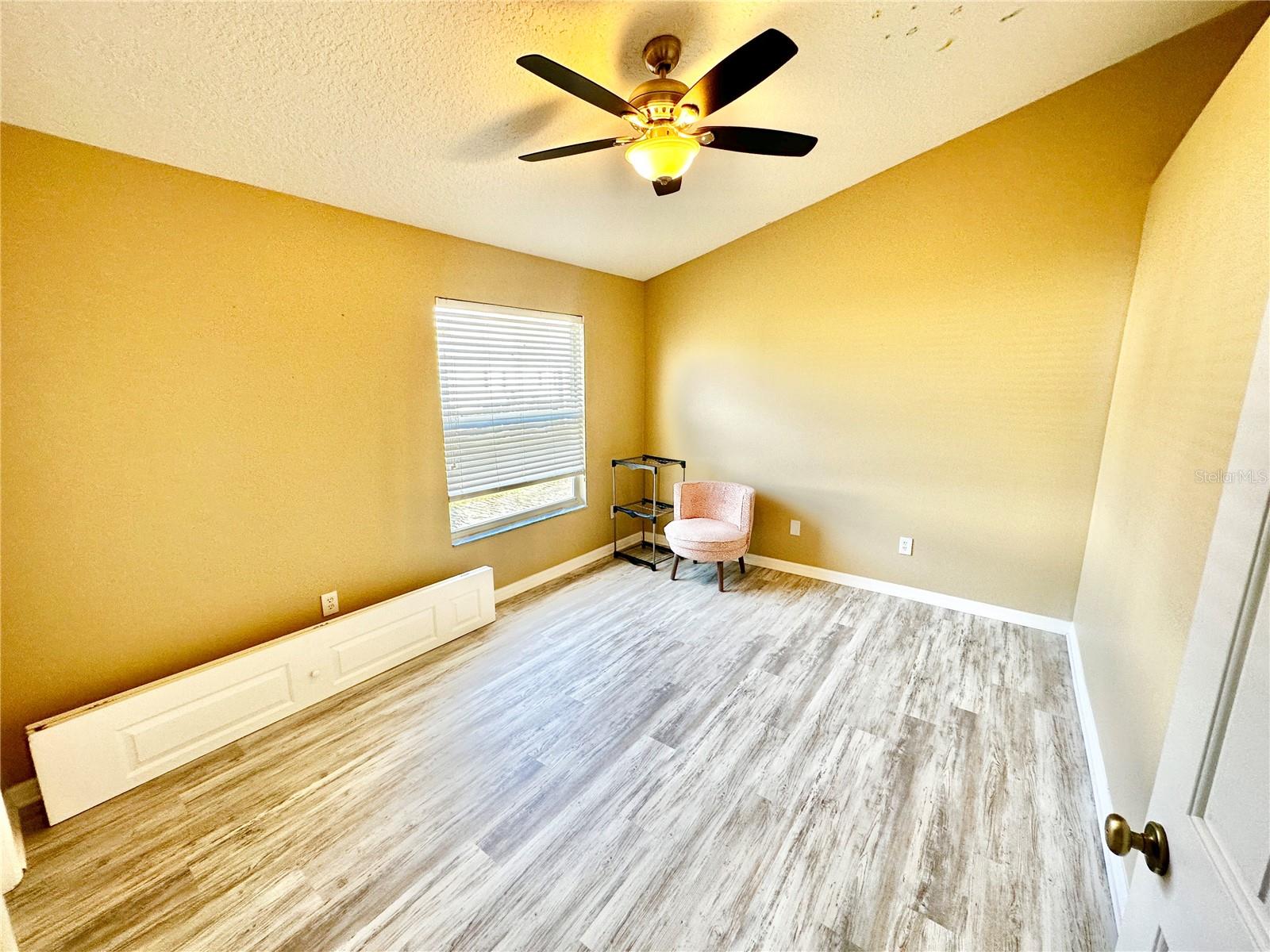 COUNTRY CHASE - Residential Lease