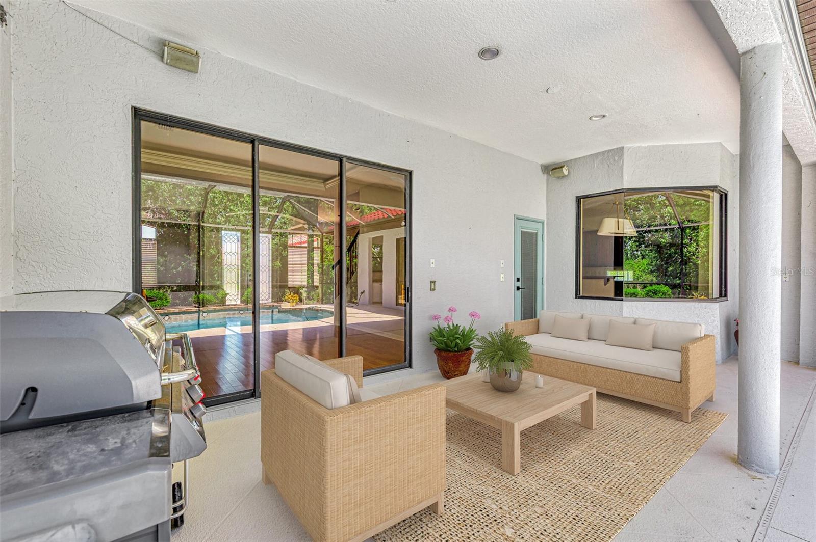 THREE OAKS - Residential