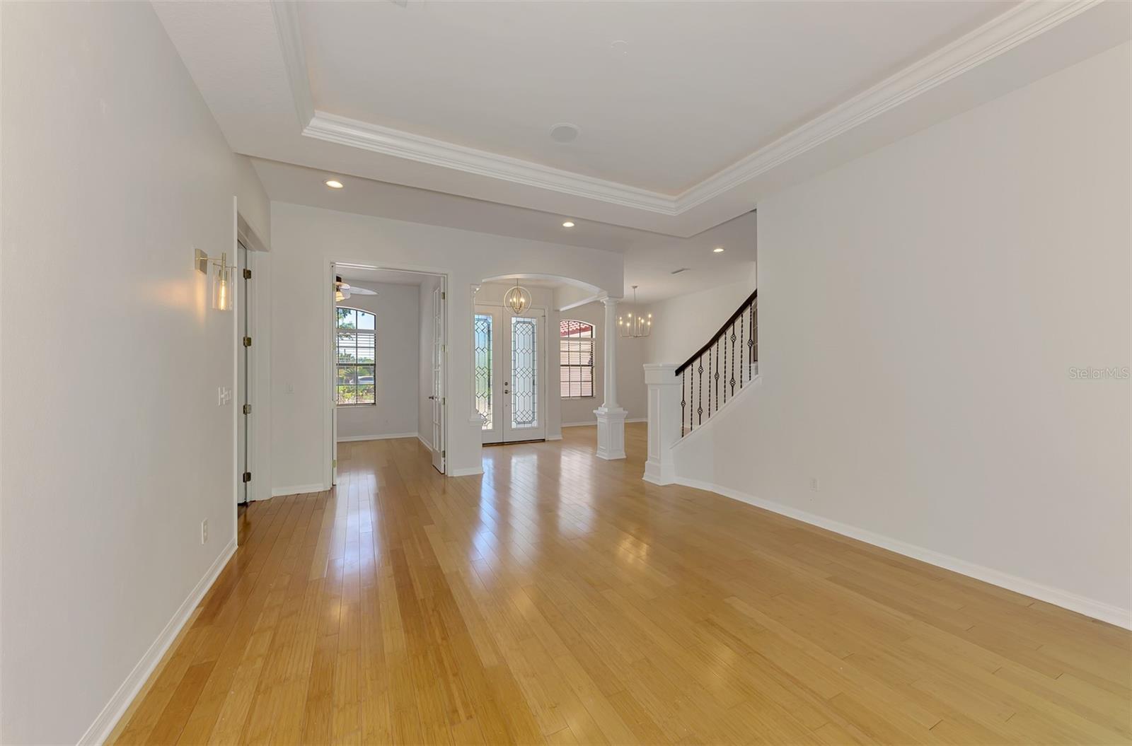 THREE OAKS - Residential