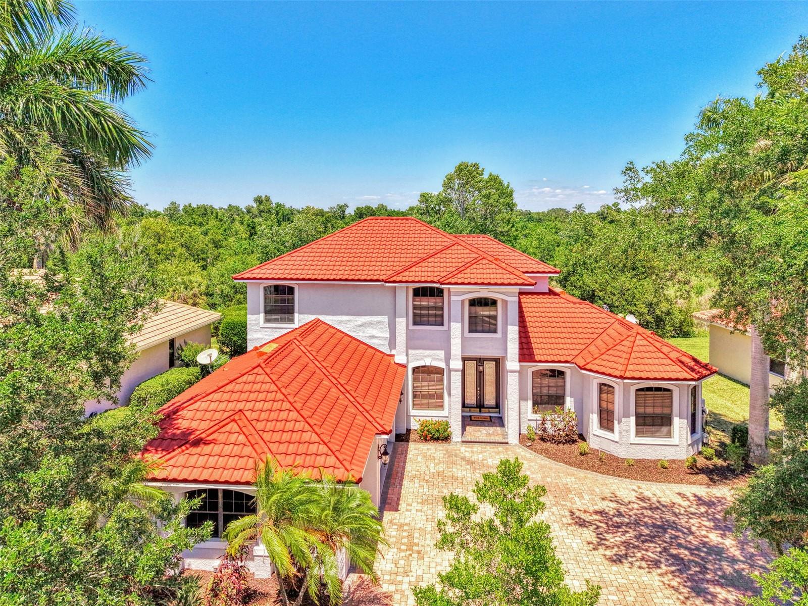 THREE OAKS - Residential