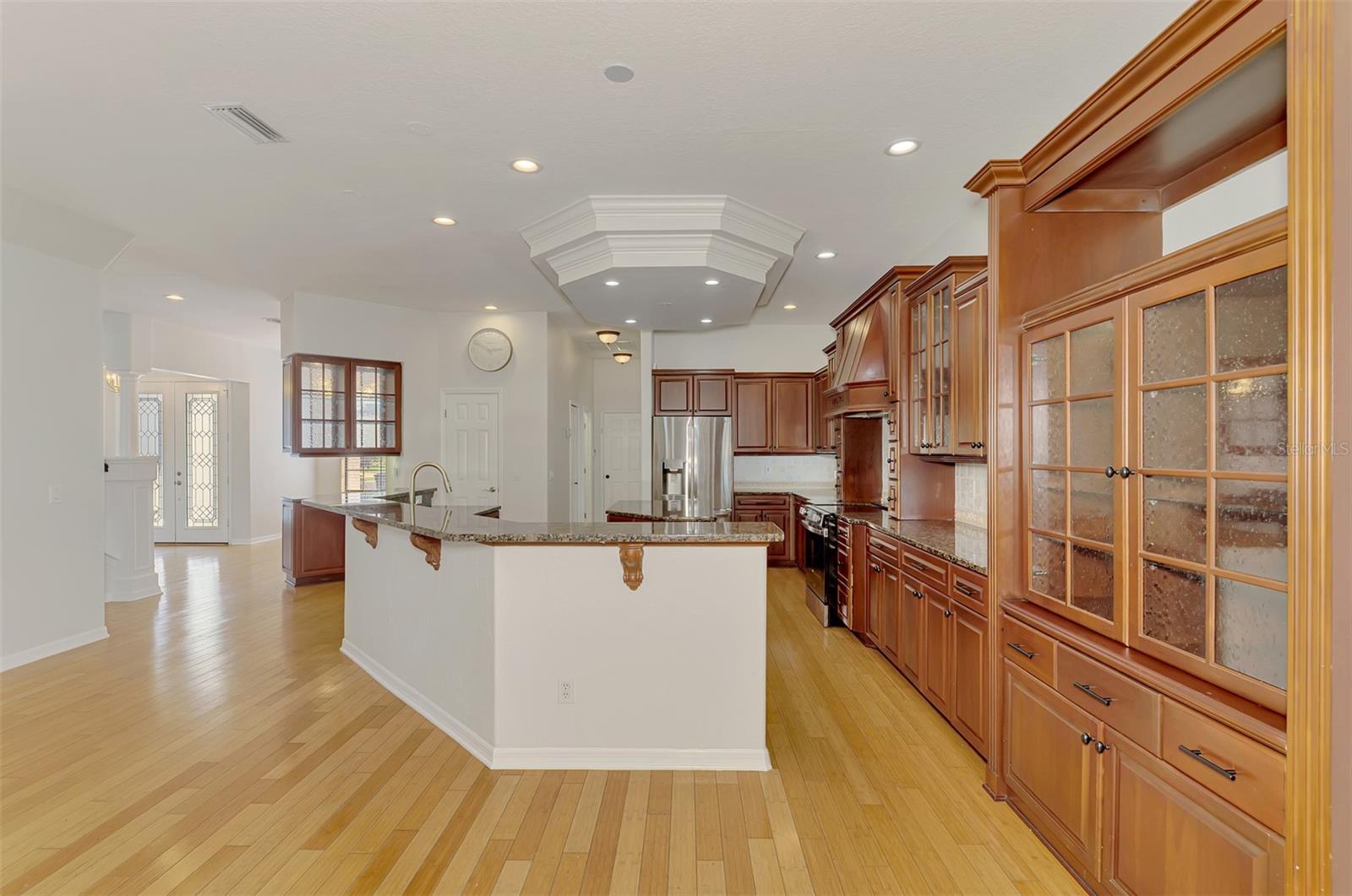 THREE OAKS - Residential