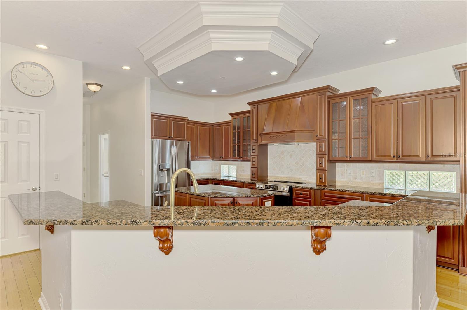 THREE OAKS - Residential