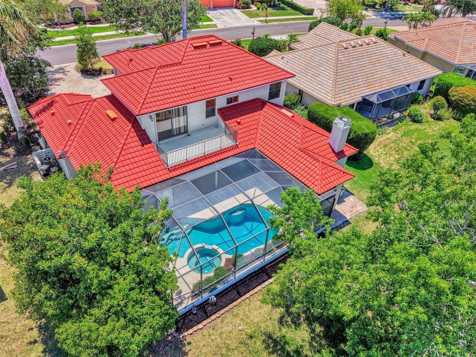THREE OAKS - Residential