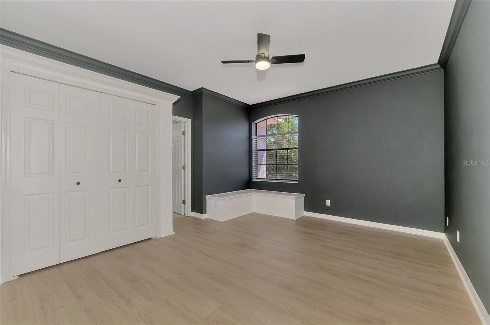 THREE OAKS - Residential