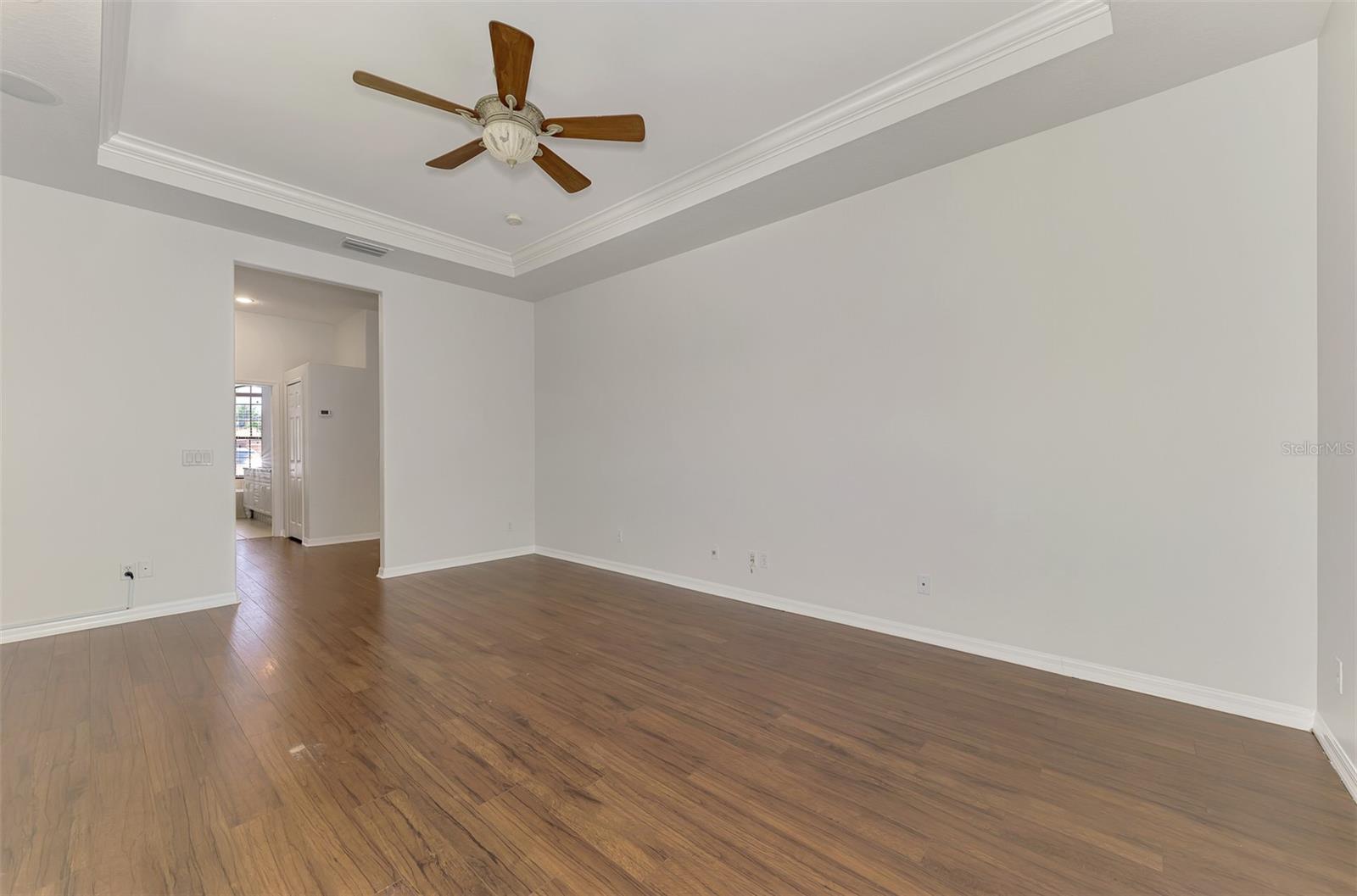 THREE OAKS - Residential