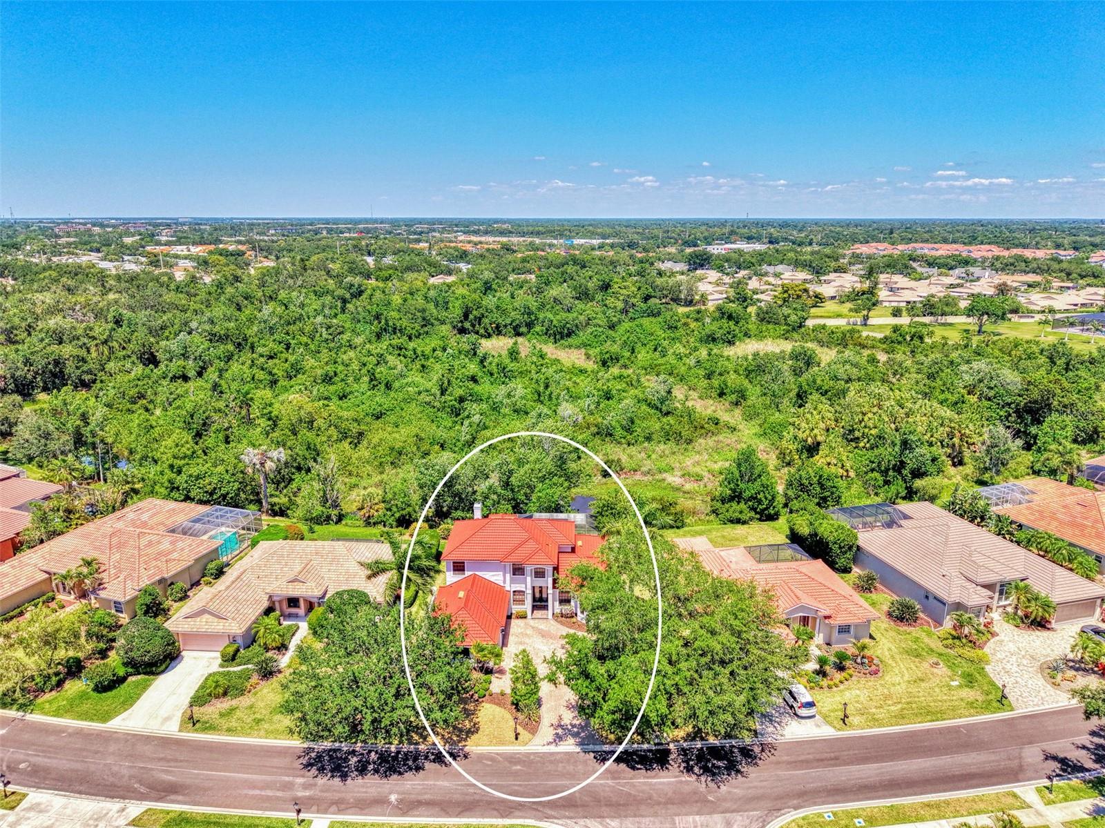 THREE OAKS - Residential
