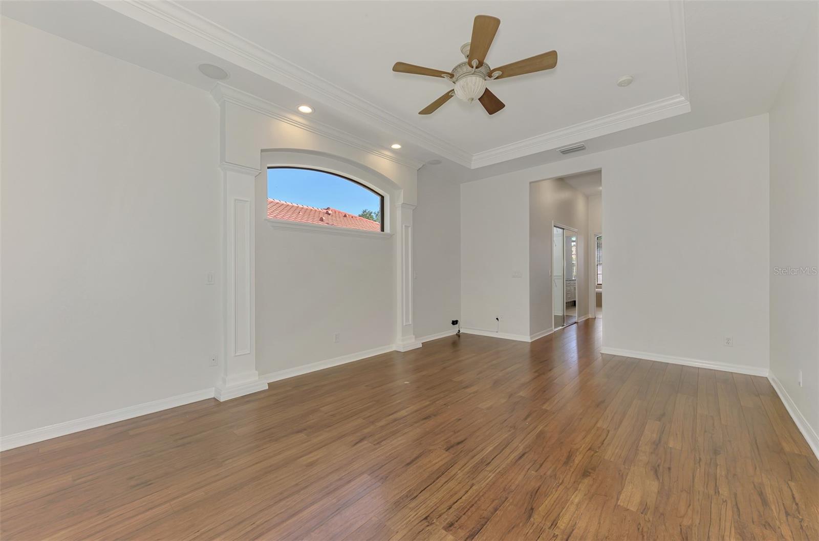 THREE OAKS - Residential