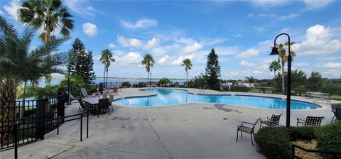 A home in LAKE ALFRED