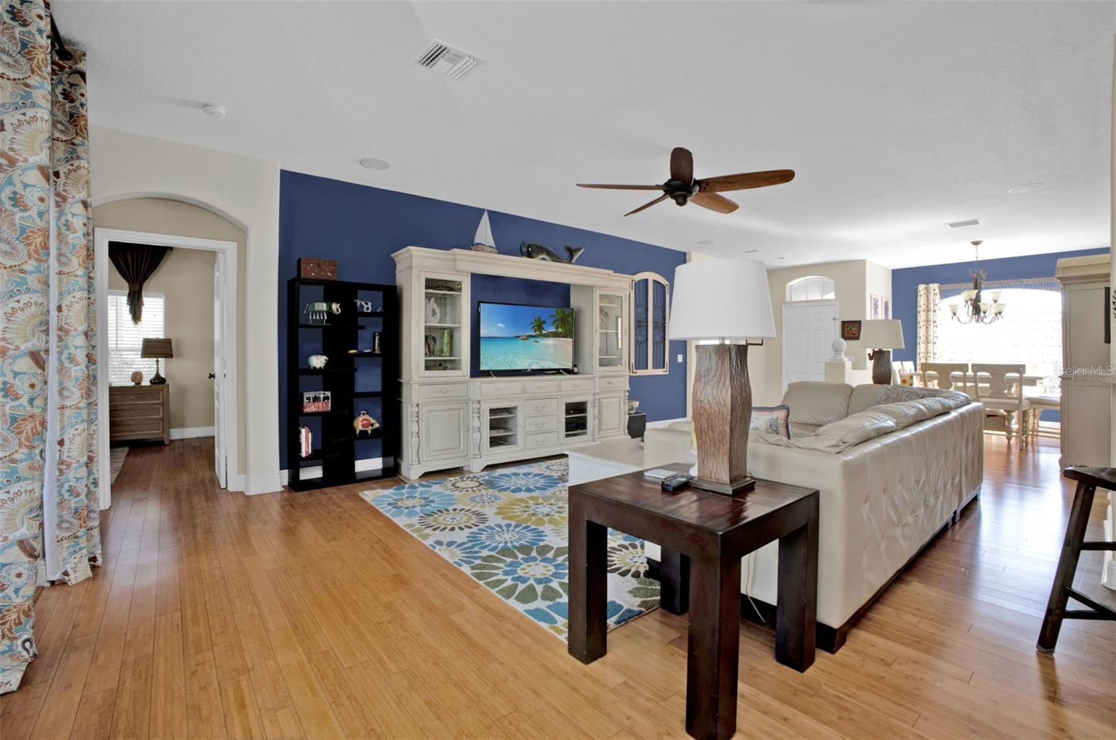 SUNCOAST LAKES - Residential