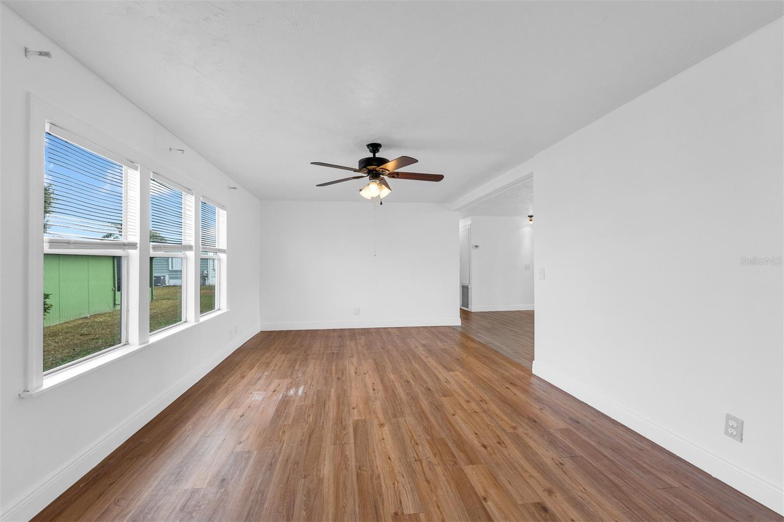 HOLLYWOOD ESTATES - Residential