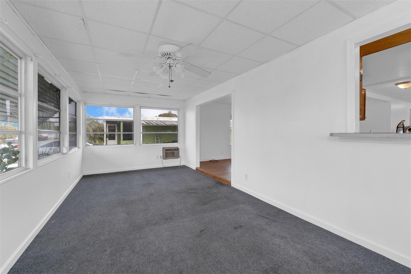 HOLLYWOOD ESTATES - Residential