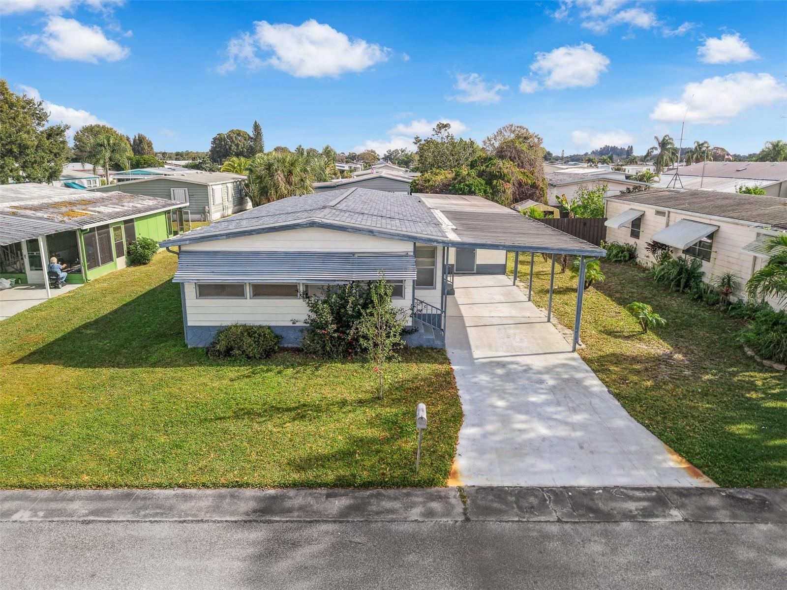 HOLLYWOOD ESTATES - Residential