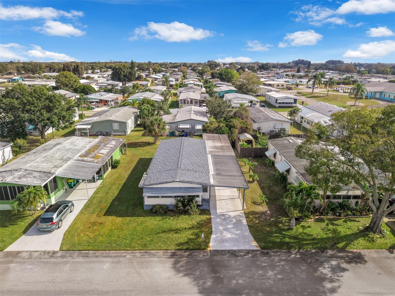 HOLLYWOOD ESTATES - Residential