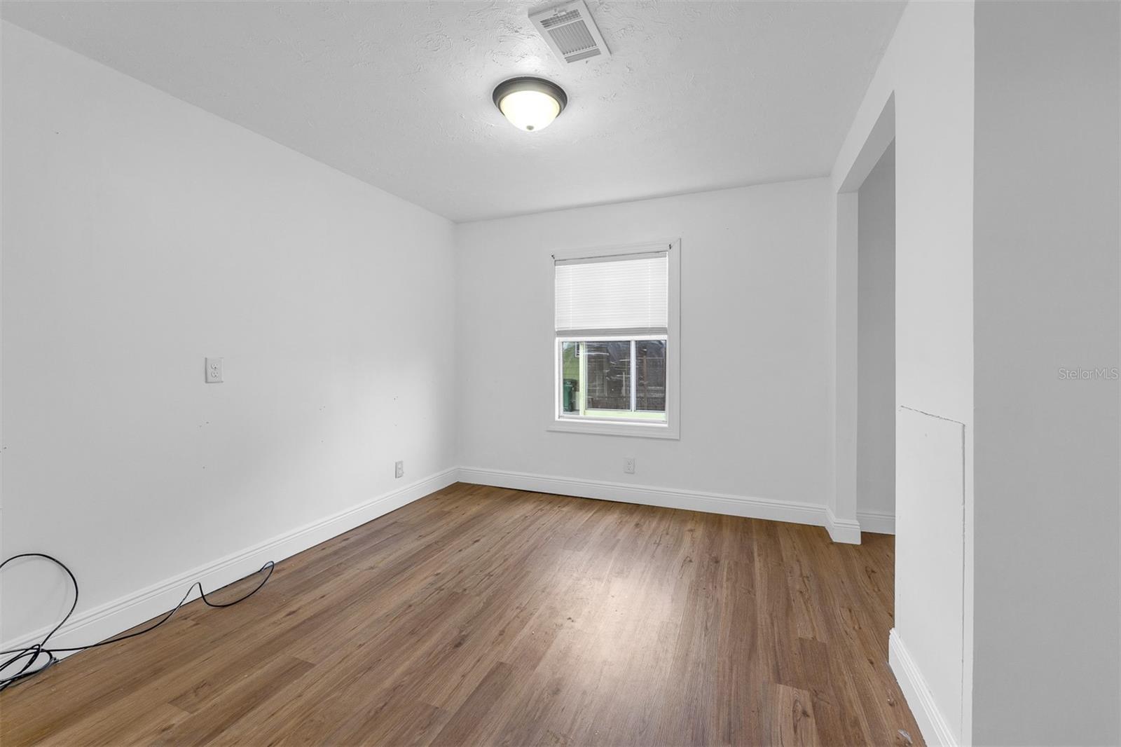 HOLLYWOOD ESTATES - Residential