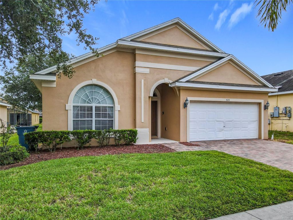 Photo of 725 Andalusia Loop, Davenport, FL 33837 (MLS # S5135760)