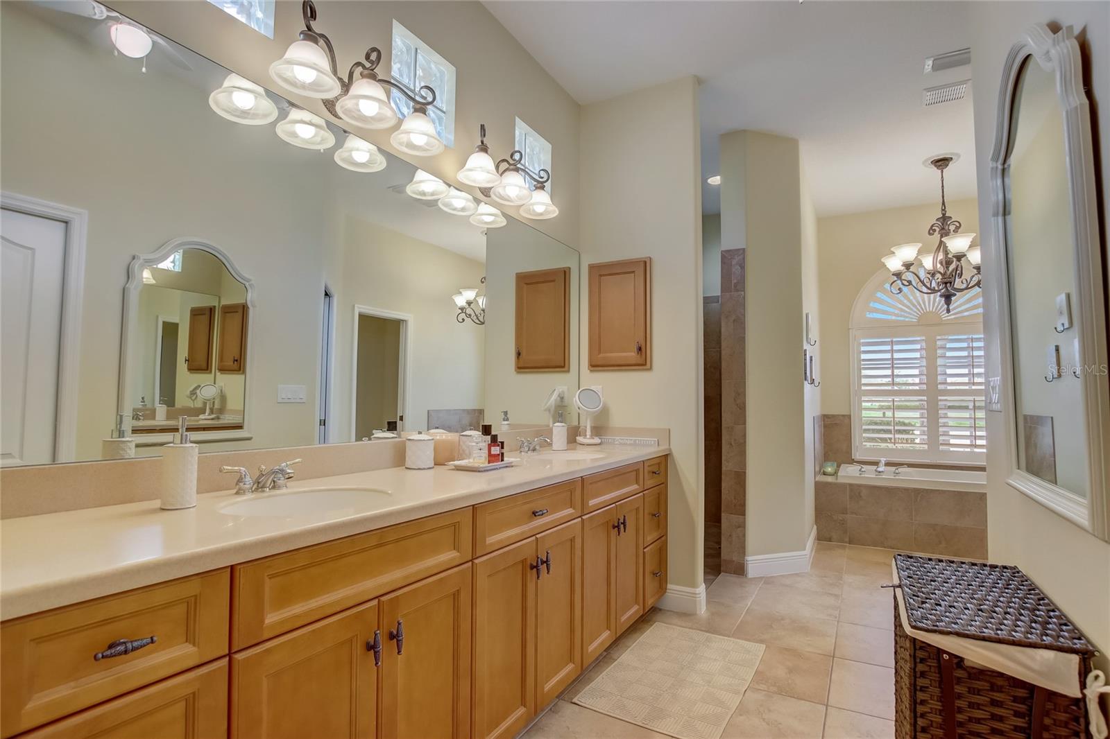 VENICE GOLF & COUNTRY CLUB - Residential