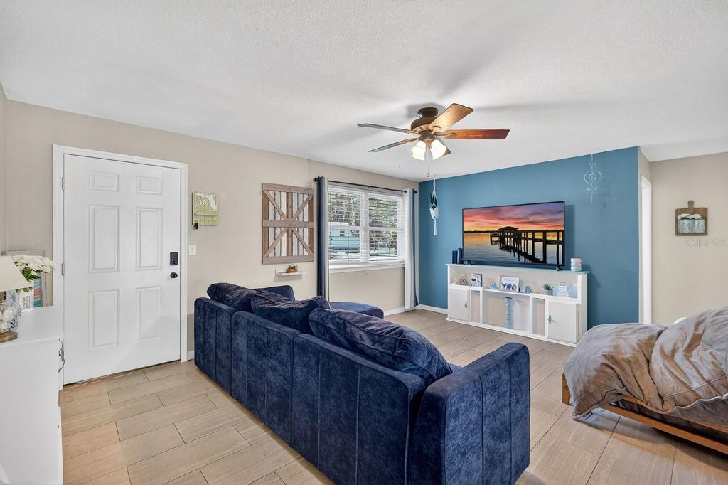 Photo of 327 London Road, Daytona Beach, FL 32117 (MLS # V4948167)