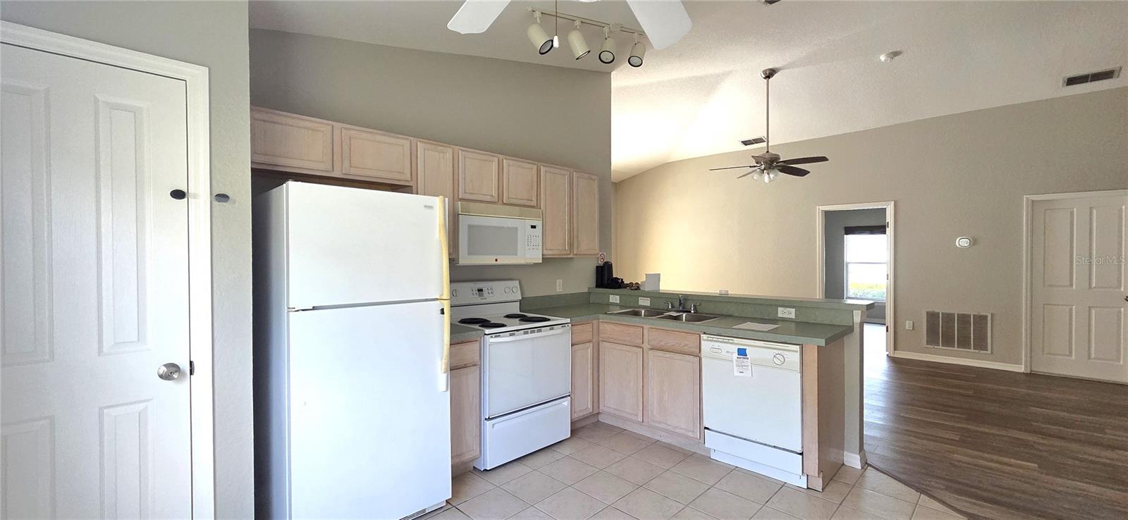 RESERVE AT TOWN CENTER - Residential