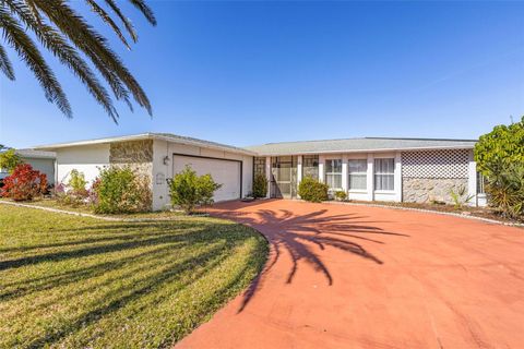 10 GOLFVIEW ROAD ROTONDA WEST FL 33947