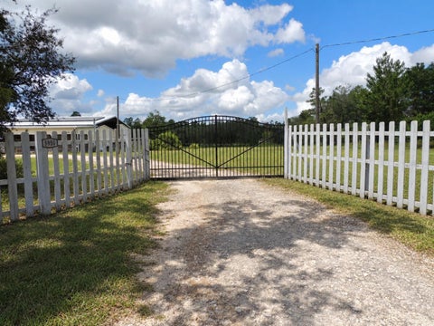Tiny photo for 5950 NE 107th Court, Bronson, FL 32621 (MLS # OM731851)