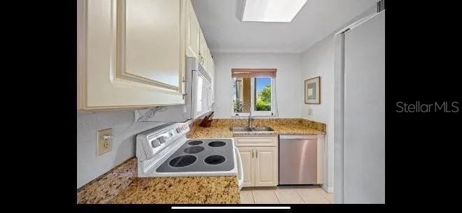 LYME TERRACE PH 04 - Residential Lease