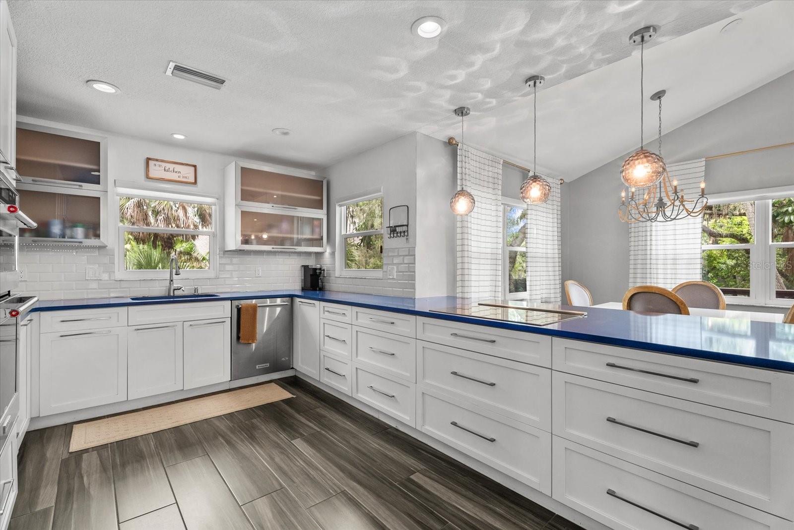 3376 S SECLUSION DRIVE, SARASOTA, FL, 34239 4 3376 S SECLUSION DRIVE