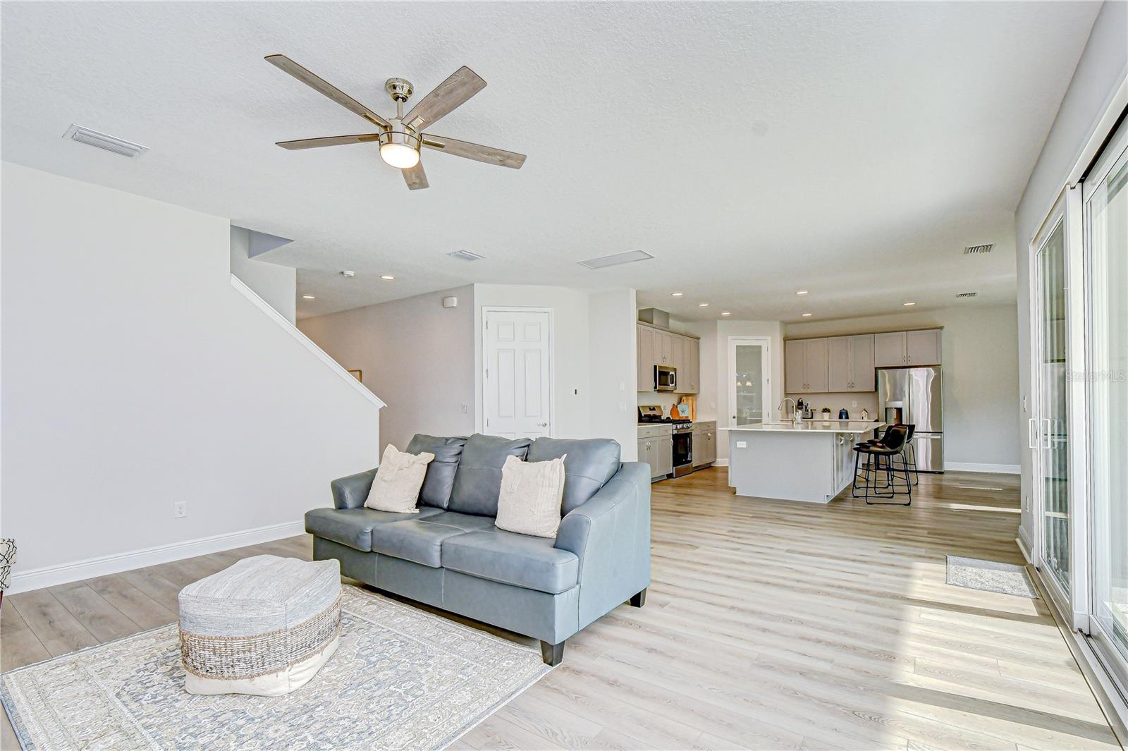 HINTON HAWKSTONE - Residential