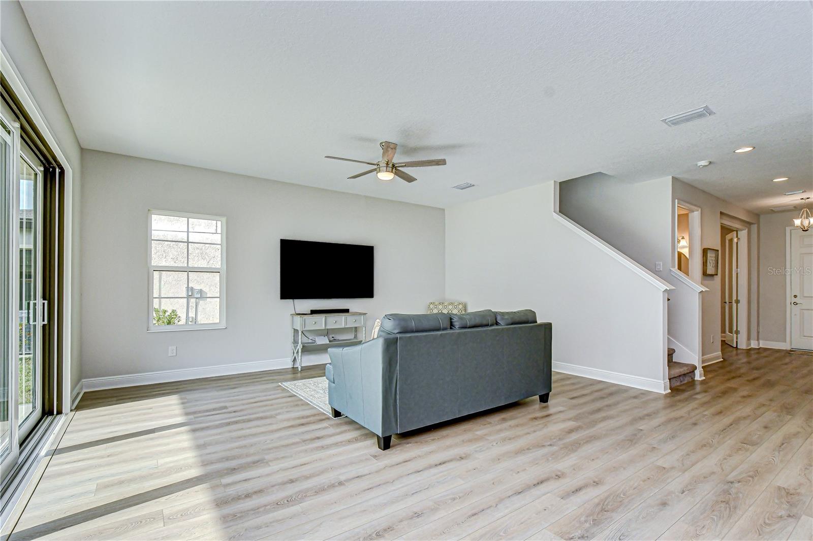 HINTON HAWKSTONE - Residential