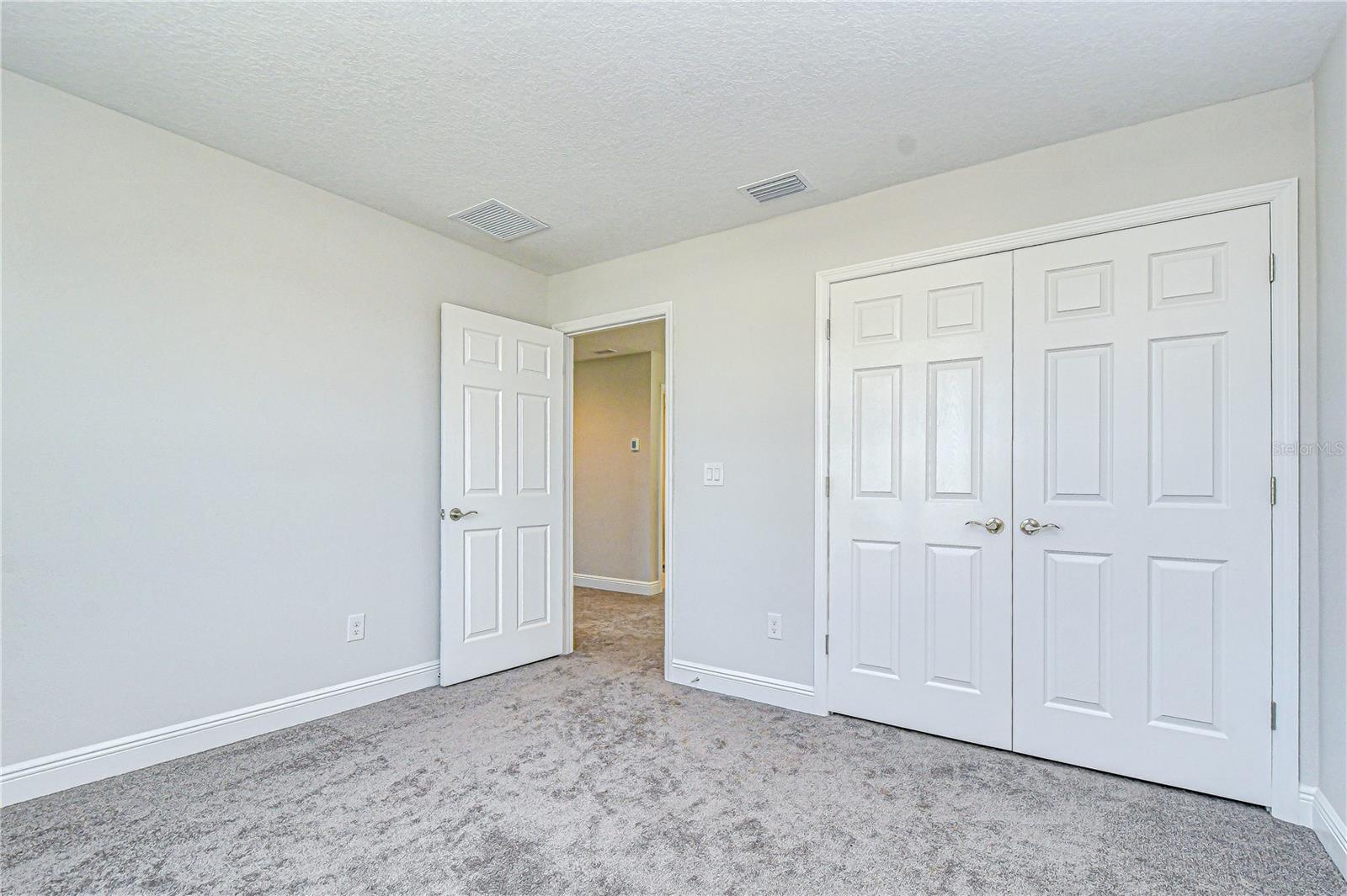 HINTON HAWKSTONE - Residential