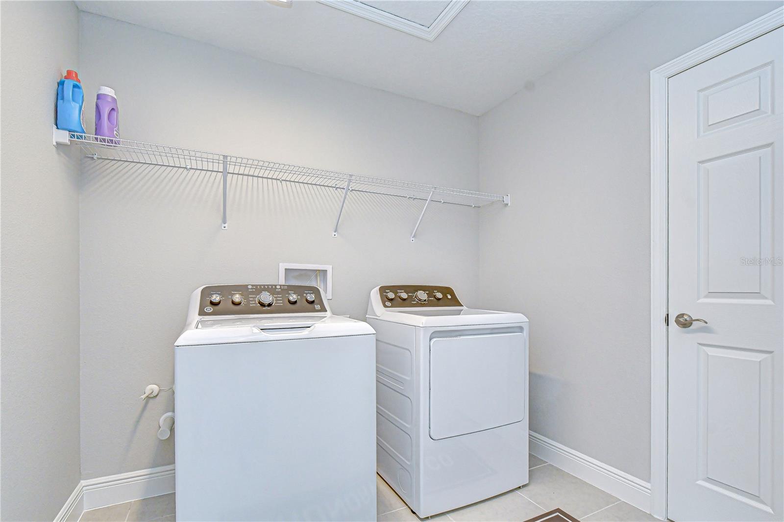 HINTON HAWKSTONE - Residential