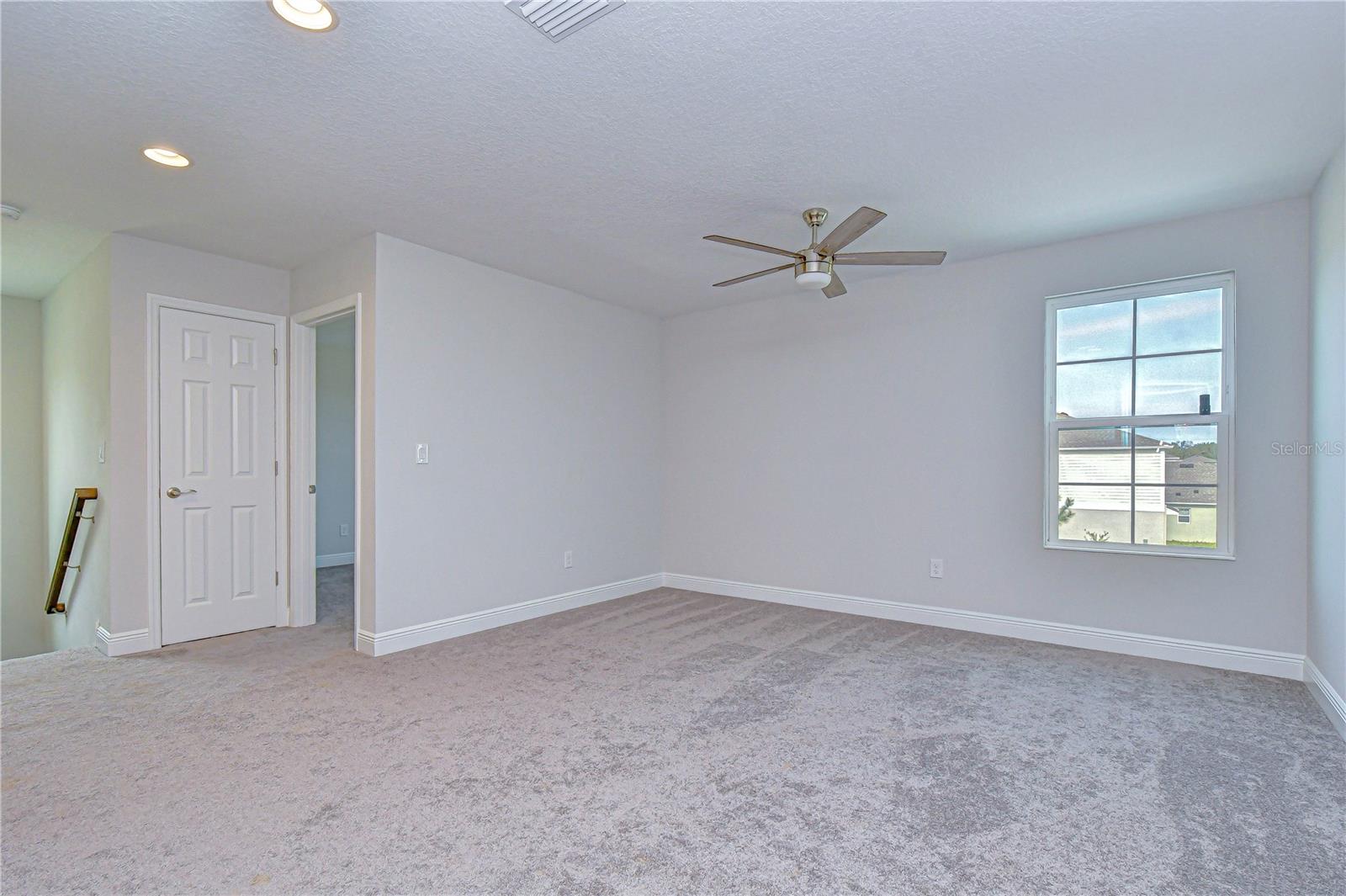 HINTON HAWKSTONE - Residential