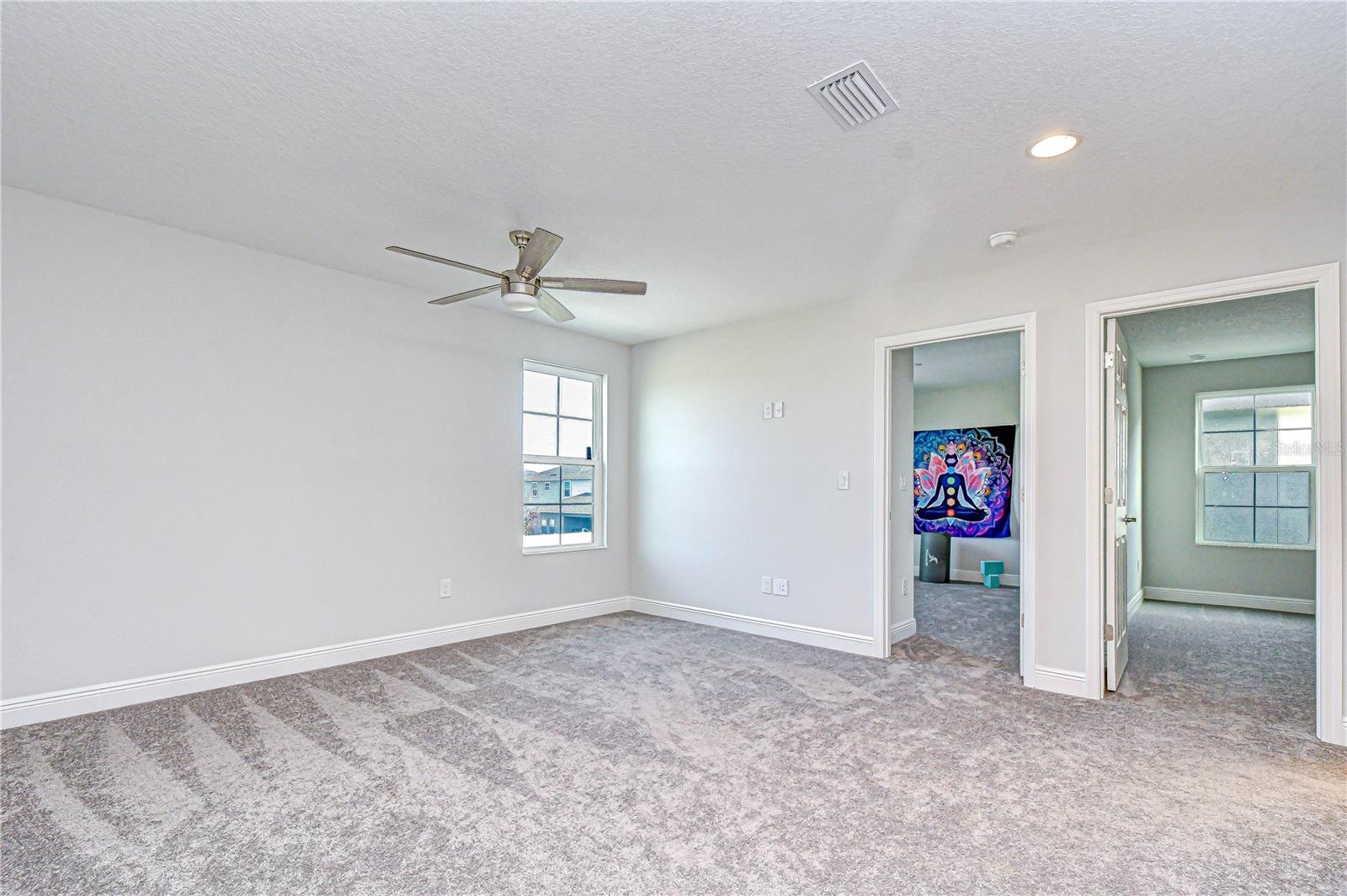 HINTON HAWKSTONE - Residential