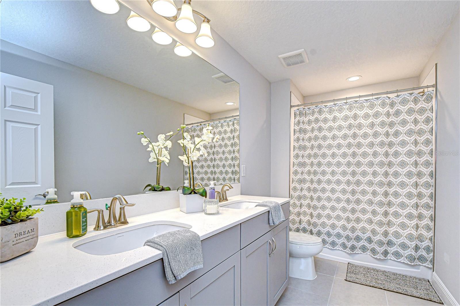 HINTON HAWKSTONE - Residential