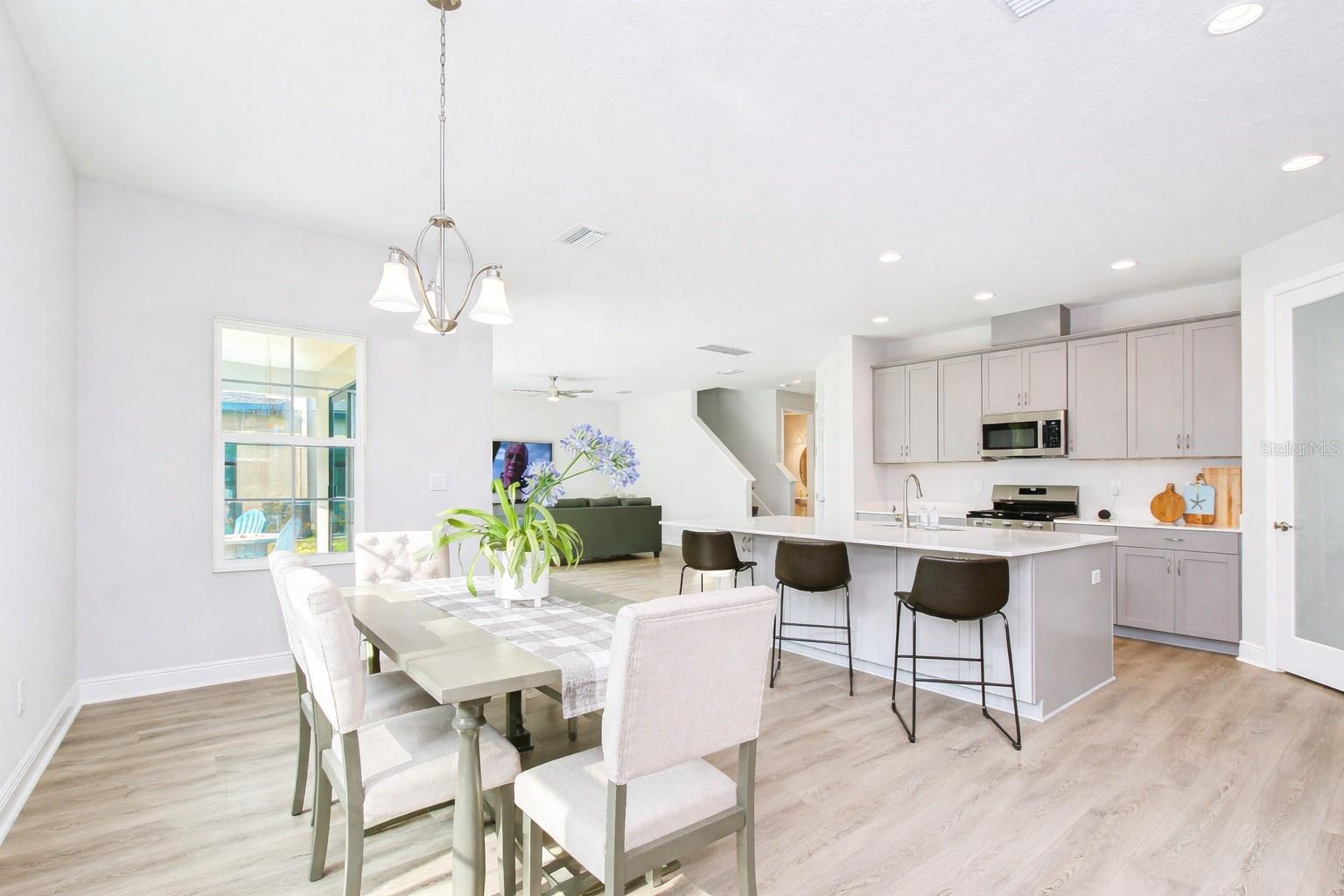 HINTON HAWKSTONE - Residential