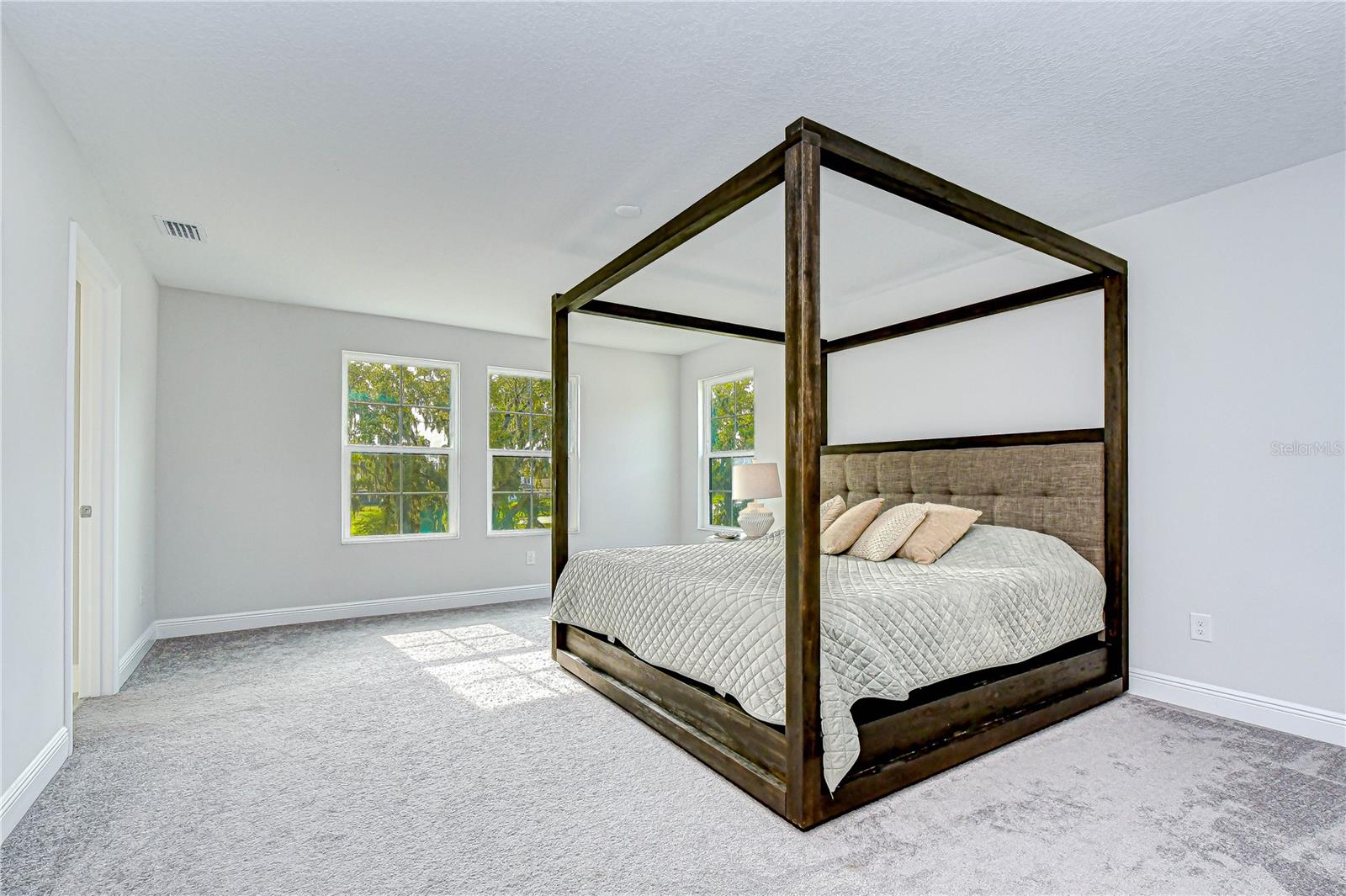 HINTON HAWKSTONE - Residential