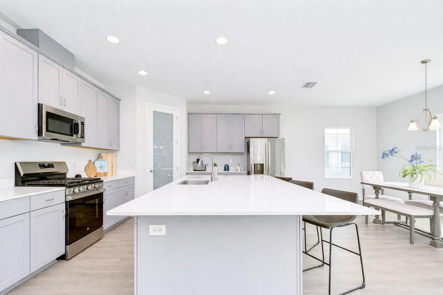 HINTON HAWKSTONE - Residential